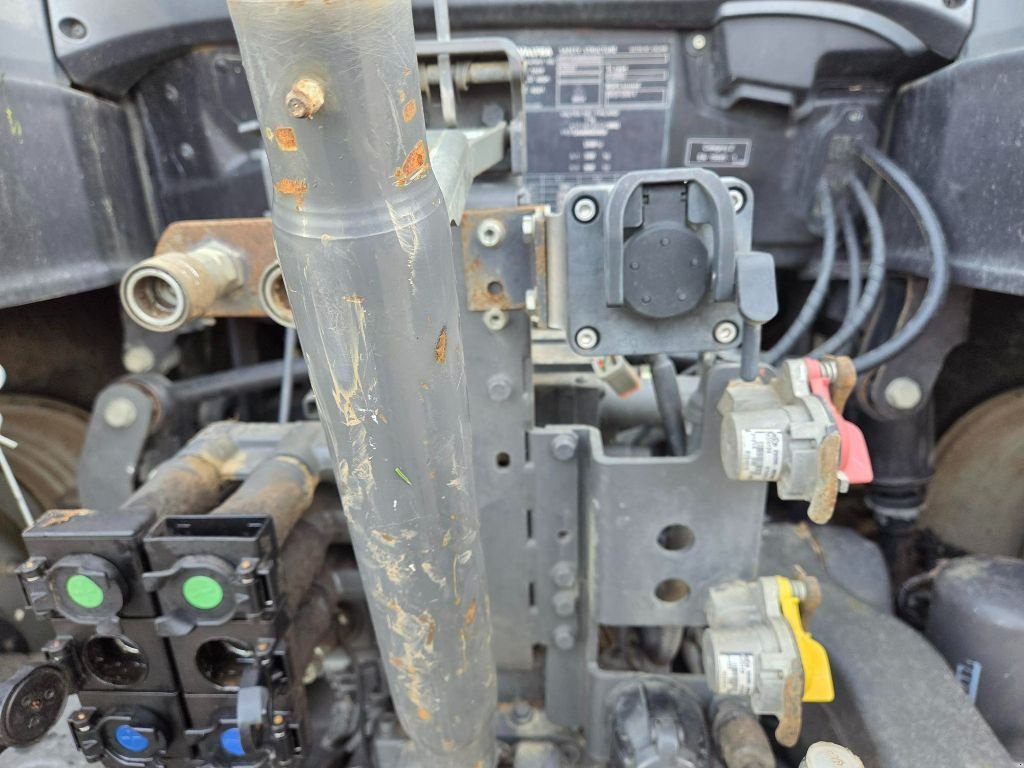 Traktor от тип Valtra T145 ACTIVE, Gebrauchtmaschine в ATHIS (Снимка 3)