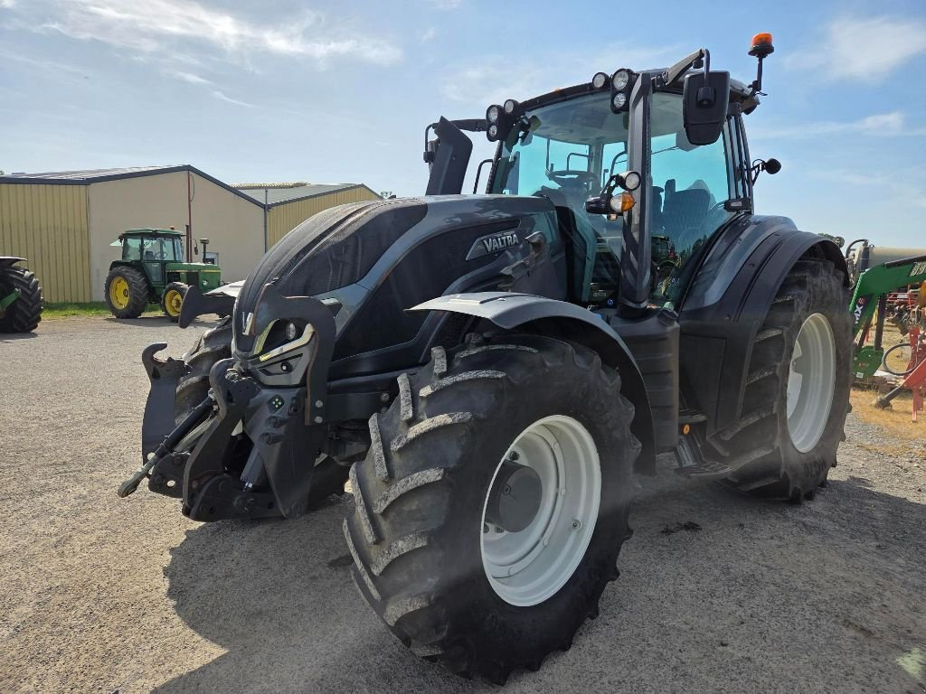 Traktor от тип Valtra T145 ACTIVE, Gebrauchtmaschine в ATHIS (Снимка 1)
