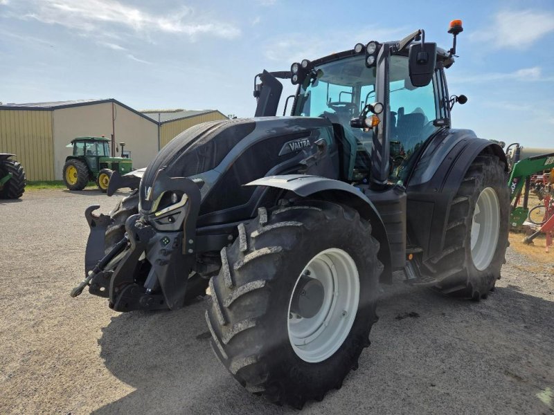Traktor типа Valtra T145 ACTIVE, Gebrauchtmaschine в ATHIS (Фотография 1)