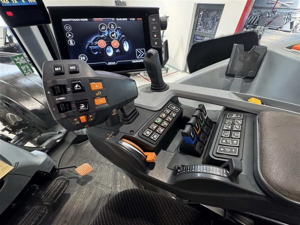 Traktor of the type Valtra T145 DIRECT KUN 1900 TIMER! MED SMARTTOUCH OG AUTOSTYRING!, Gebrauchtmaschine in Nørager (Picture 22)
