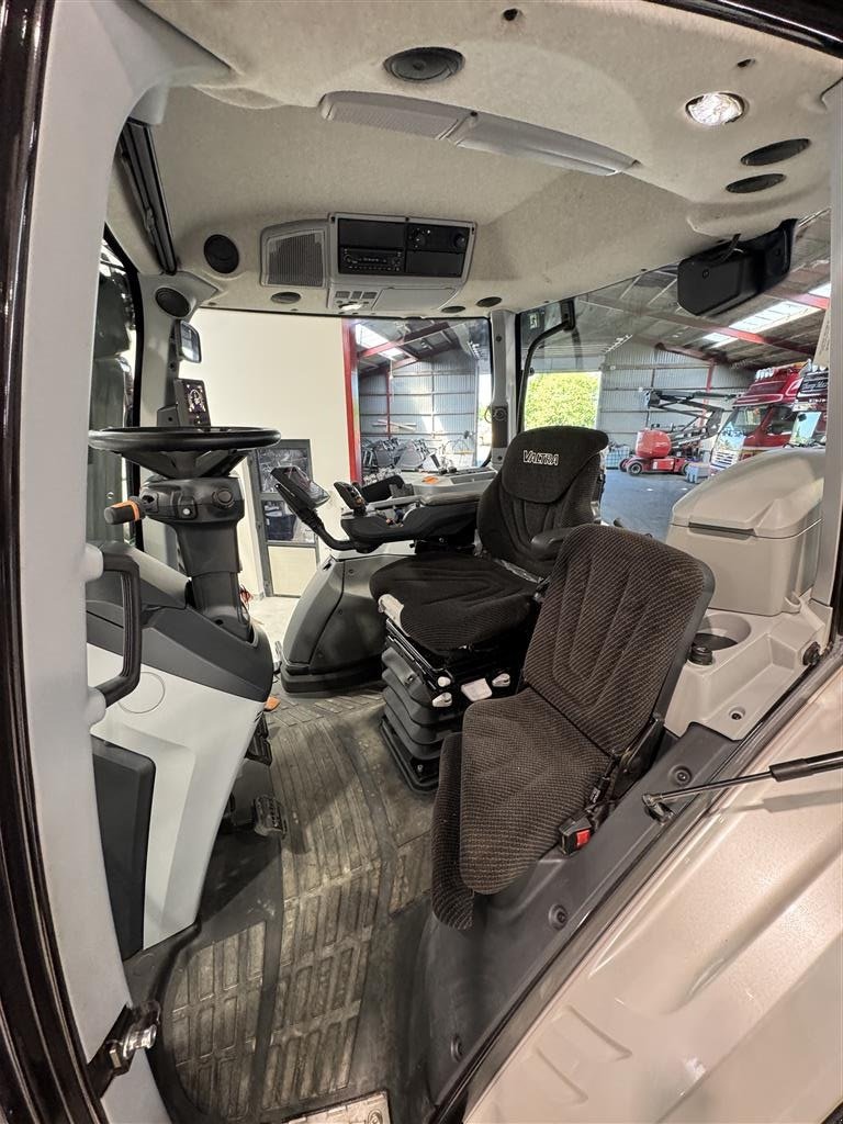 Traktor du type Valtra T145 DIRECT KUN 1900 TIMER! MED SMARTTOUCH OG AUTOSTYRING!, Gebrauchtmaschine en Nørager (Photo 9)