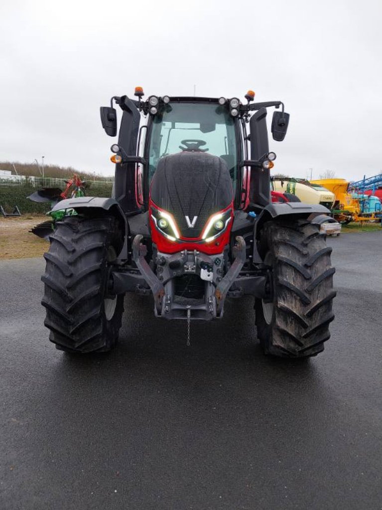 Traktor des Typs Valtra T145H, Gebrauchtmaschine in PASSAIS LA CONCEPTION (Bild 4)