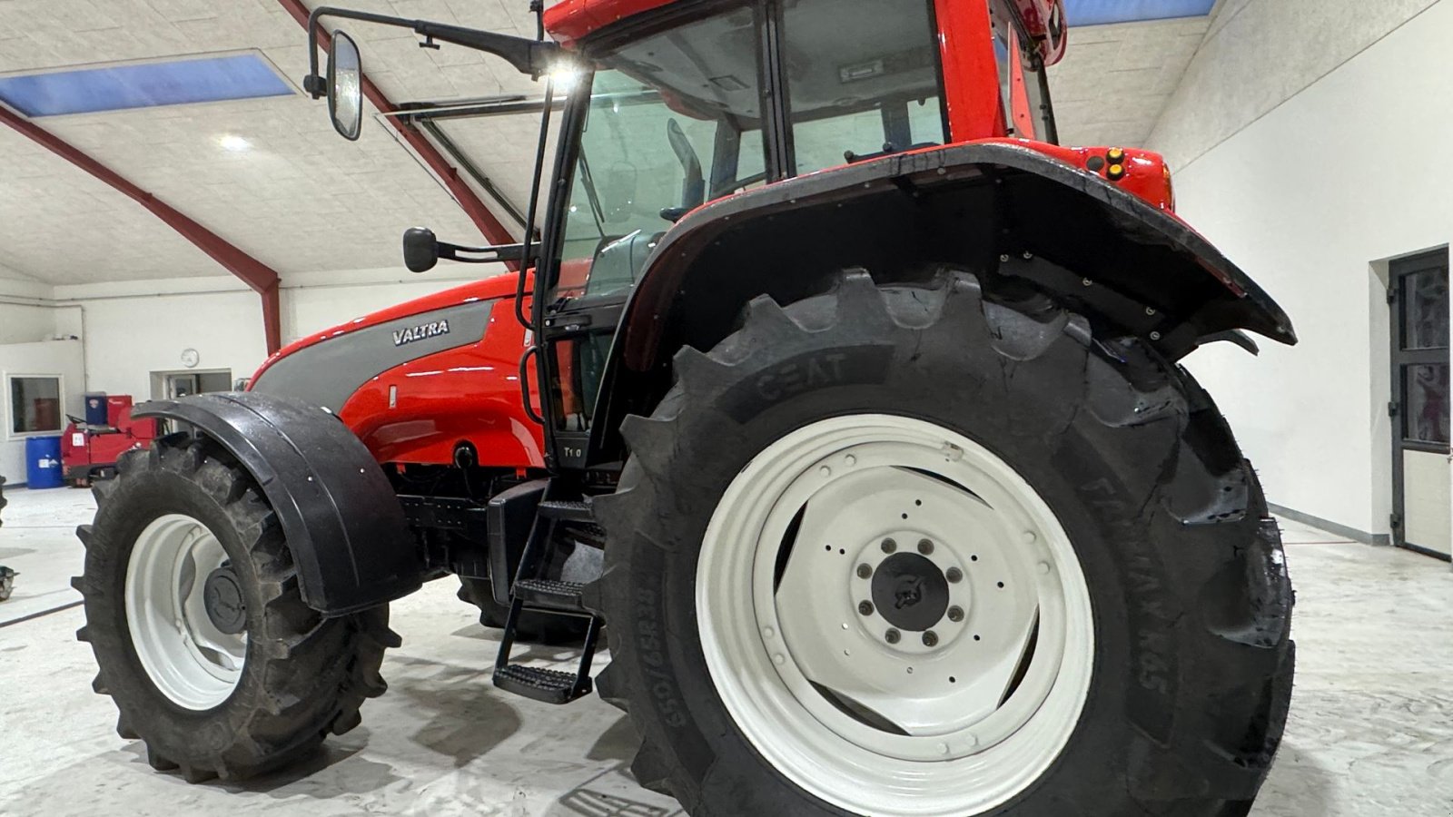 Traktor типа Valtra T150 KUN 4900 TIMER!, Gebrauchtmaschine в Nørager (Фотография 4)