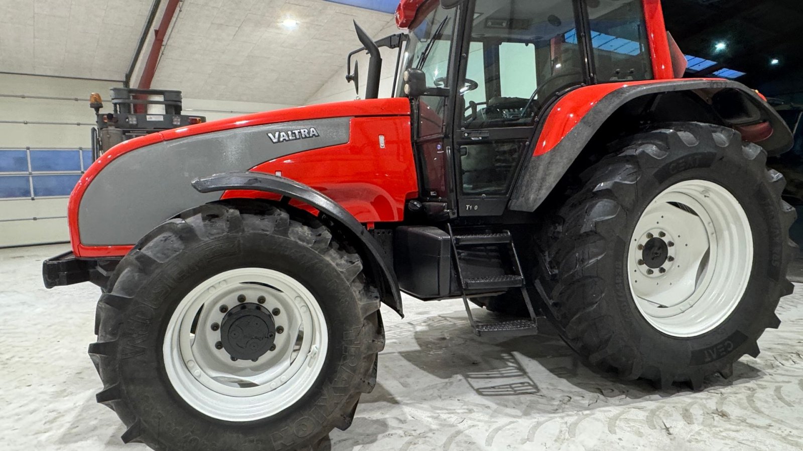 Traktor типа Valtra T150 KUN 4900 TIMER!, Gebrauchtmaschine в Nørager (Фотография 2)