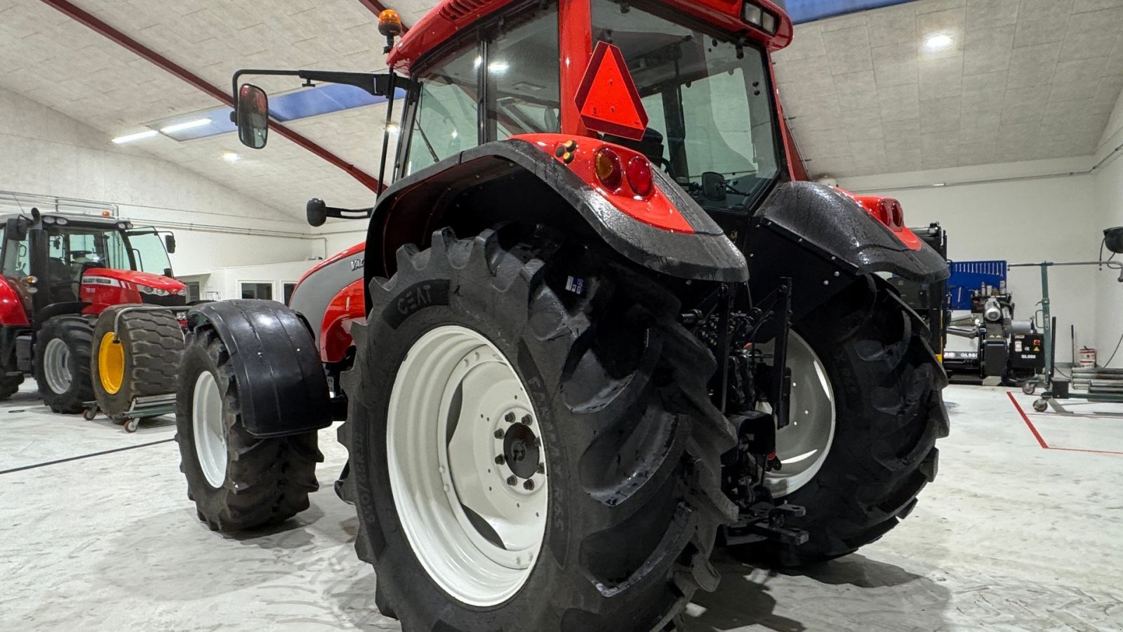 Traktor типа Valtra T150 KUN 4900 TIMER!, Gebrauchtmaschine в Nørager (Фотография 5)