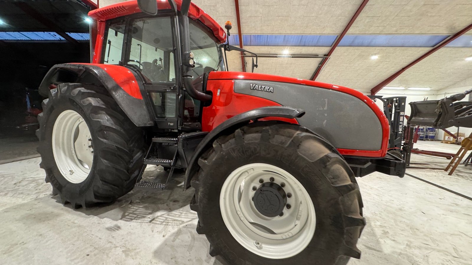 Traktor типа Valtra T150 KUN 4900 TIMER!, Gebrauchtmaschine в Nørager (Фотография 8)