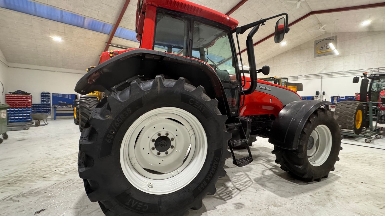 Traktor типа Valtra T150 KUN 4900 TIMER!, Gebrauchtmaschine в Nørager (Фотография 10)