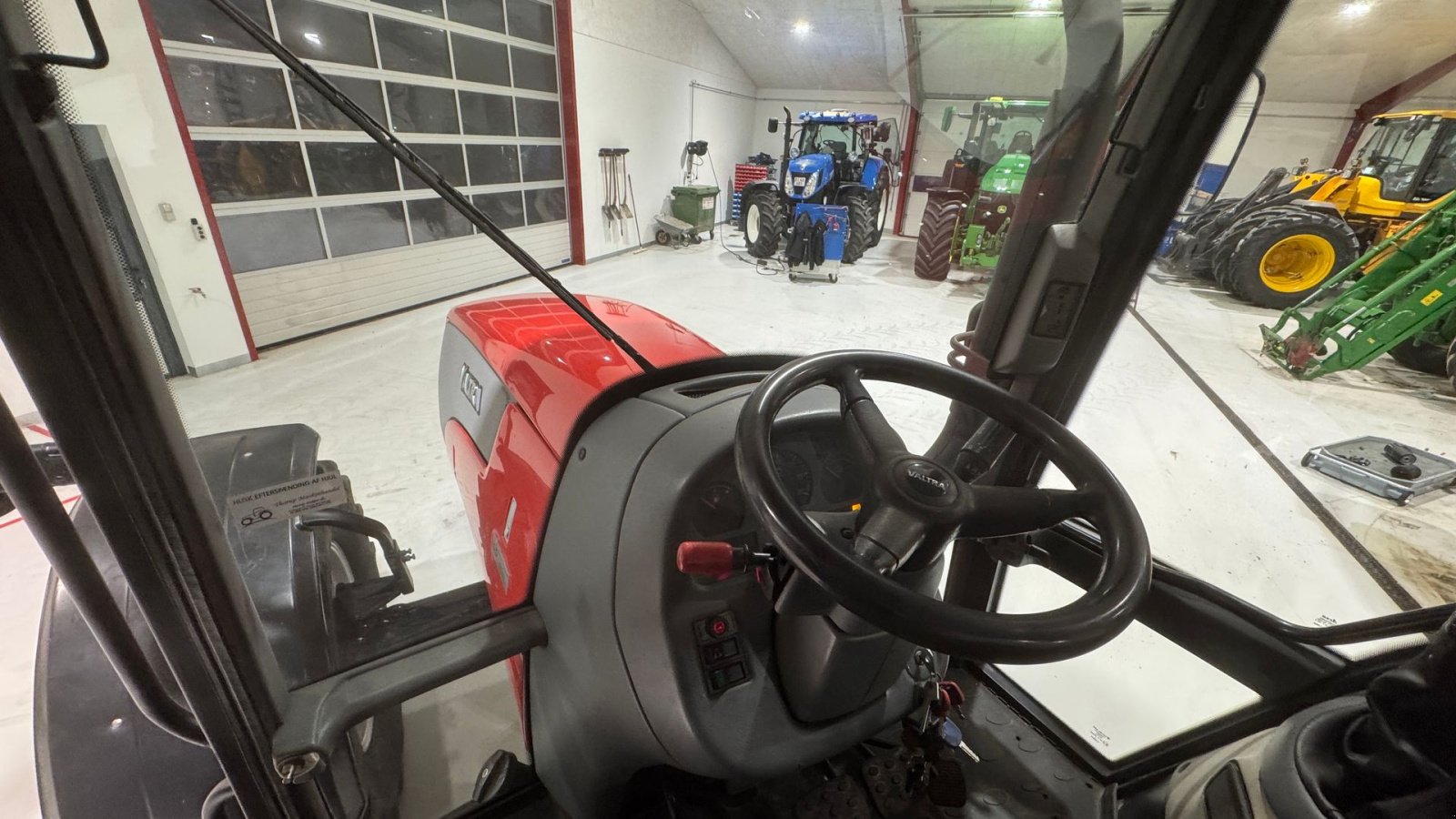 Traktor typu Valtra T150 KUN 4900 TIMER!, Gebrauchtmaschine v Nørager (Obrázek 19)