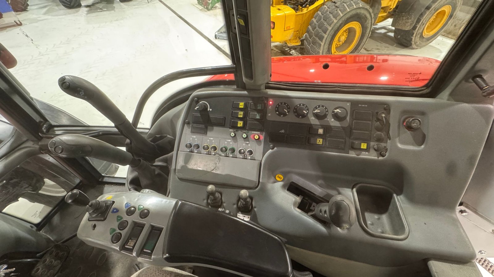 Traktor typu Valtra T150 KUN 4900 TIMER!, Gebrauchtmaschine v Nørager (Obrázek 20)