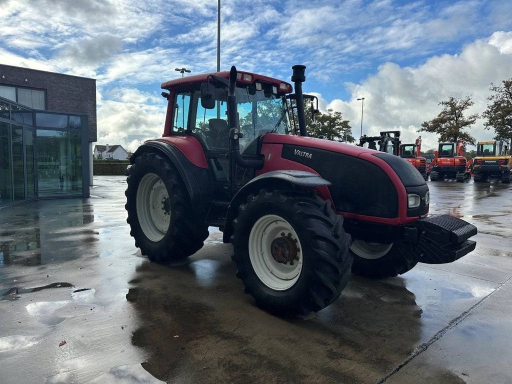 Traktor du type Valtra T150, Gebrauchtmaschine en Antwerpen (Photo 3)