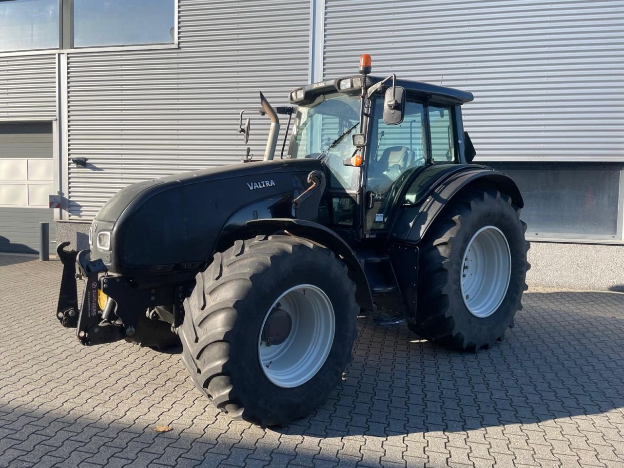 Traktor от тип Valtra T151 tractor, Gebrauchtmaschine в Roermond (Снимка 2)