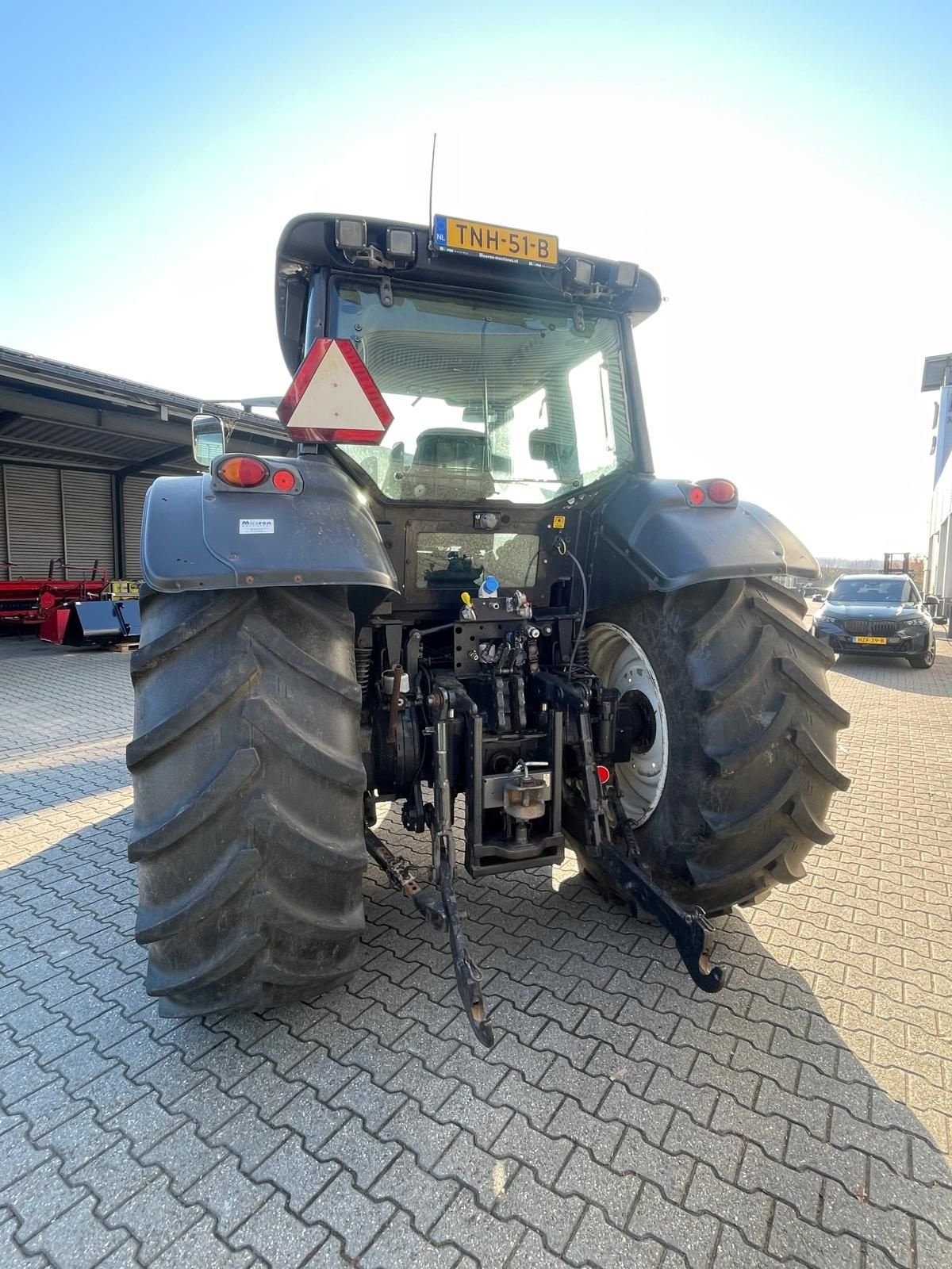 Traktor от тип Valtra T151 tractor, Gebrauchtmaschine в Roermond (Снимка 4)