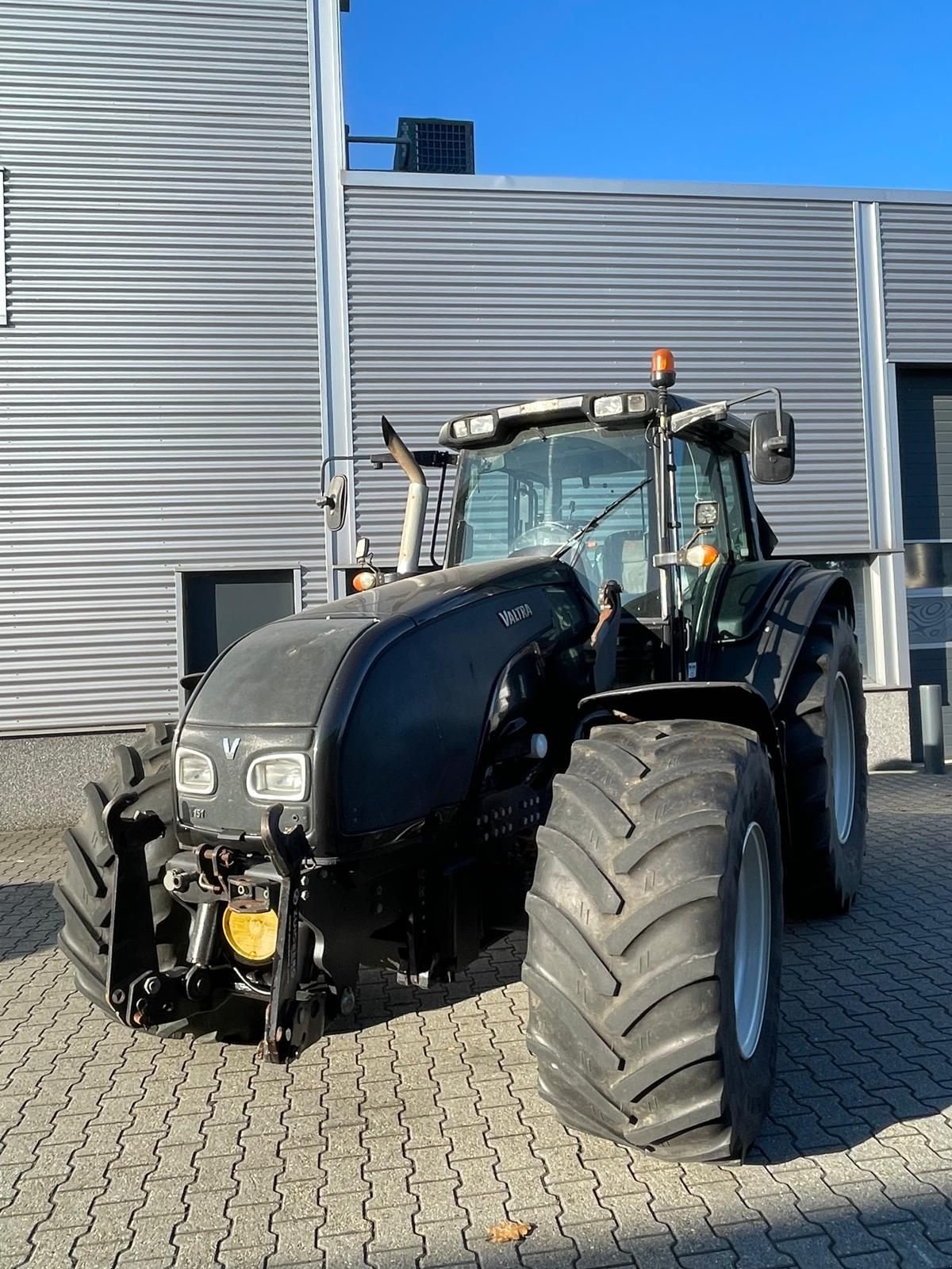 Traktor от тип Valtra T151 tractor, Gebrauchtmaschine в Roermond (Снимка 7)