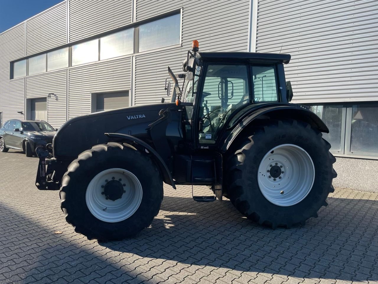Traktor от тип Valtra T151 tractor, Gebrauchtmaschine в Roermond (Снимка 3)