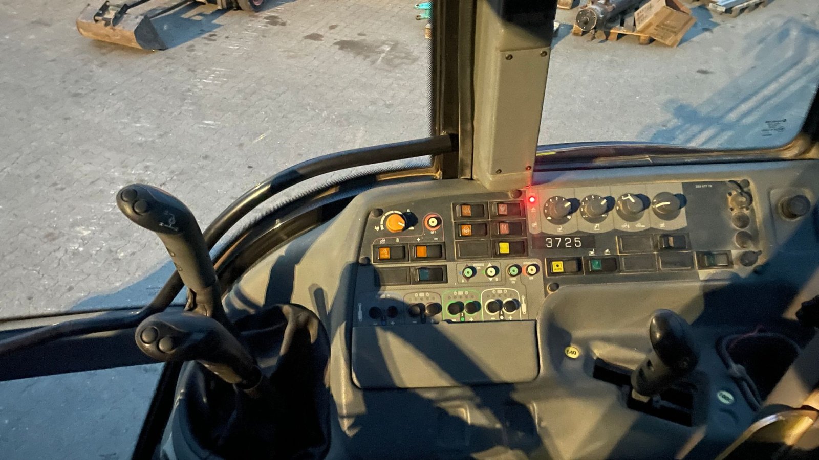 Traktor типа Valtra T151, Gebrauchtmaschine в Roslev (Фотография 12)