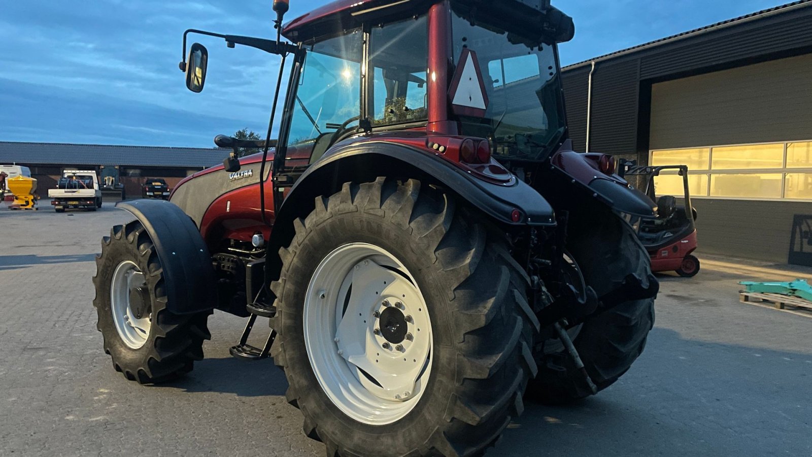 Traktor типа Valtra T151, Gebrauchtmaschine в Roslev (Фотография 3)