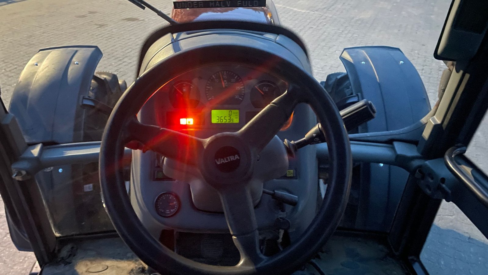 Traktor типа Valtra T151, Gebrauchtmaschine в Roslev (Фотография 13)