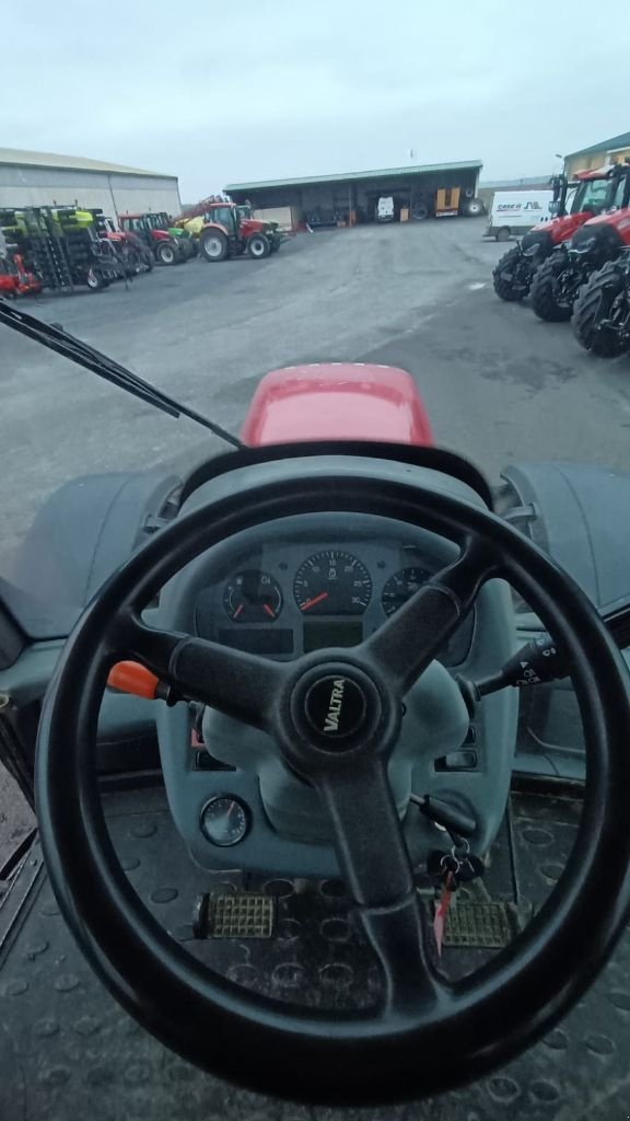 Traktor του τύπου Valtra T152 Direct, Gebrauchtmaschine σε SAINT-HILAIRE-EN-PUISEAUX (Φωτογραφία 1)