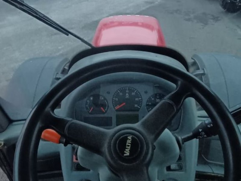 Traktor typu Valtra T152 Direct, Gebrauchtmaschine w SAINT-HILAIRE-EN-PUISEAUX (Zdjęcie 1)