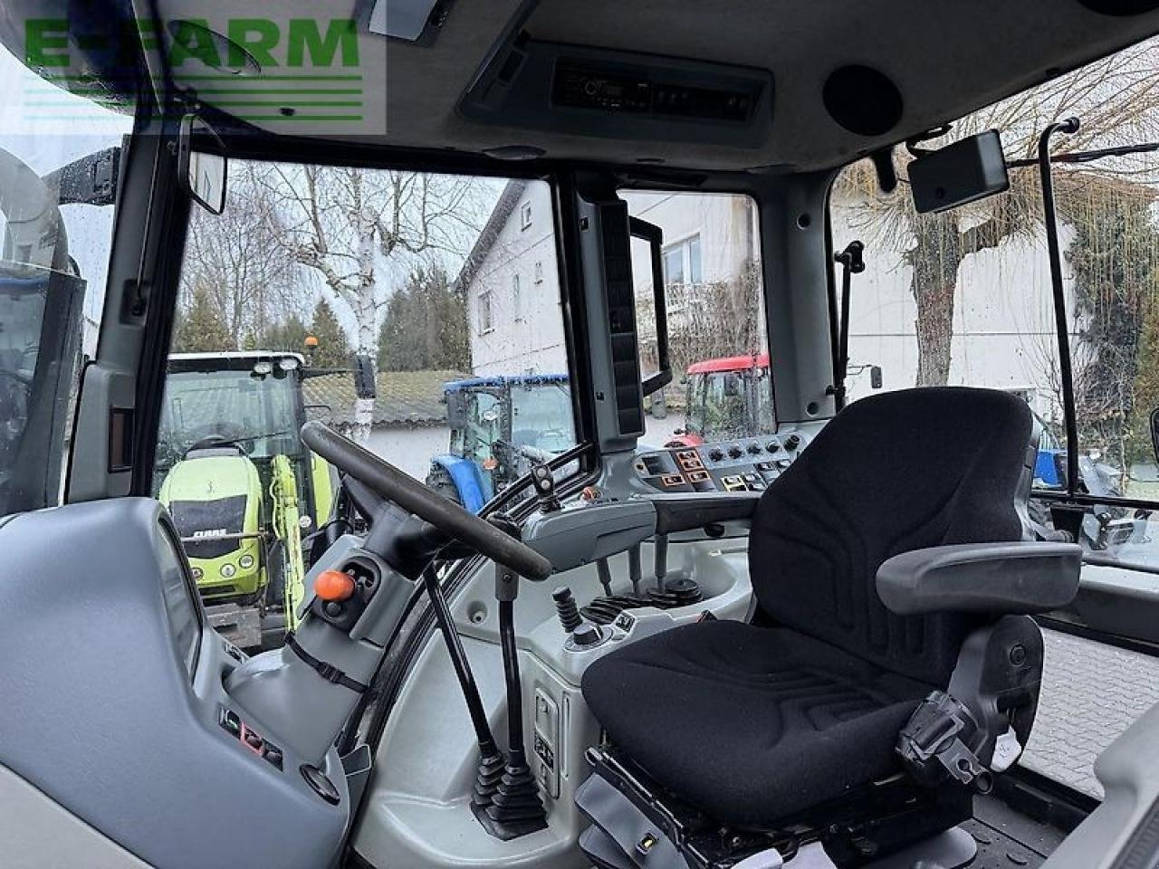 Traktor typu Valtra t153 hitech HiTech, Gebrauchtmaschine w DAMAS?AWEK (Zdjęcie 11)