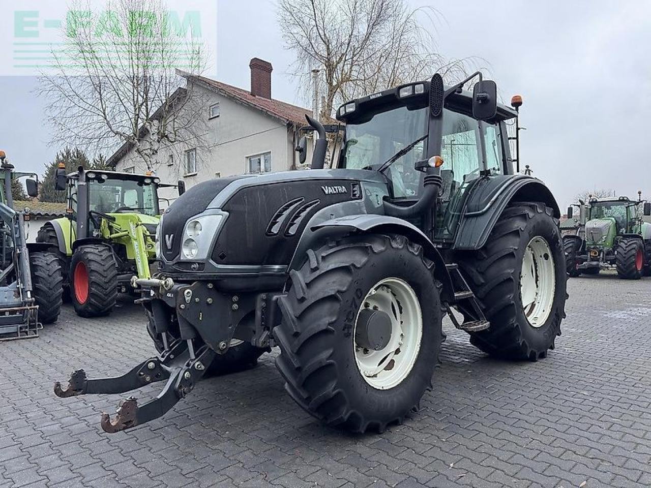 Traktor van het type Valtra t153 hitech HiTech, Gebrauchtmaschine in DAMAS?AWEK (Foto 1)