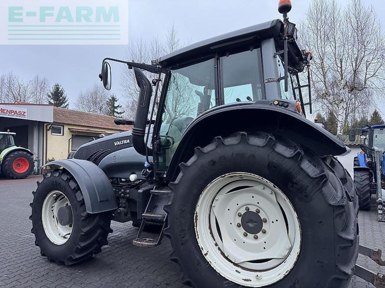 Traktor van het type Valtra t153 hitech HiTech, Gebrauchtmaschine in DAMAS?AWEK (Foto 28)