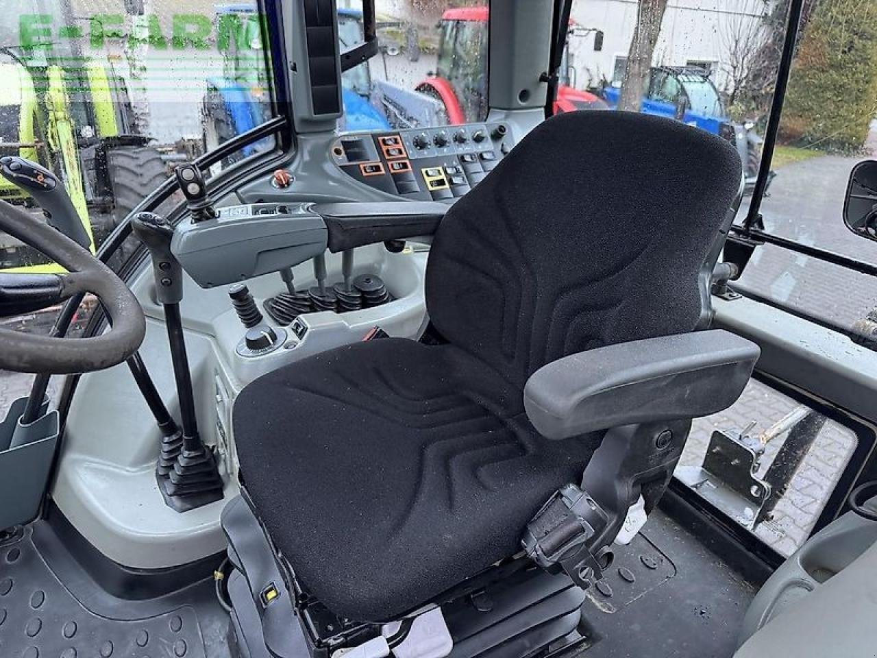 Traktor typu Valtra t153 hitech, Gebrauchtmaschine w DAMAS?AWEK (Zdjęcie 13)