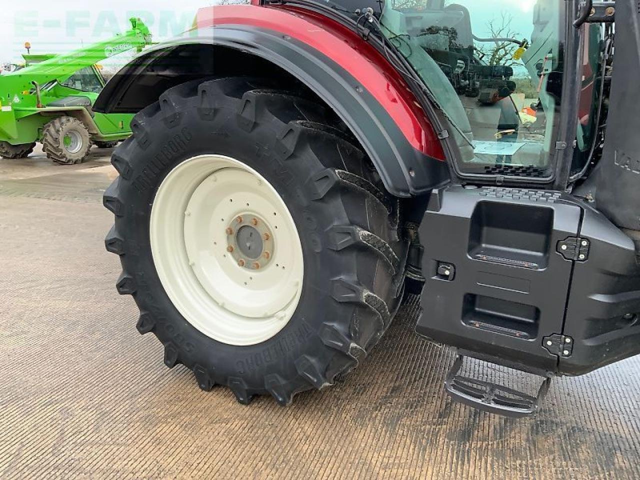 Traktor van het type Valtra t154 active tractor (st25061) Active, Gebrauchtmaschine in SHAFTESBURY (Foto 10)