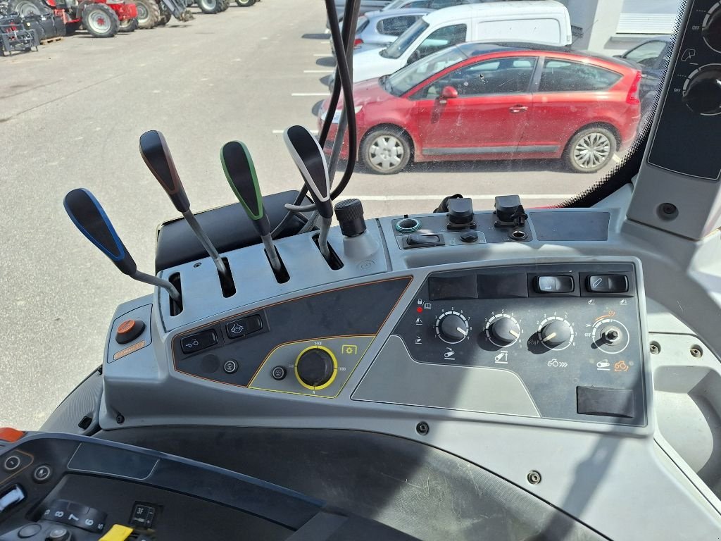 Traktor typu Valtra T154 active, Gebrauchtmaschine w Neufchâtel-en-Bray (Zdjęcie 11)