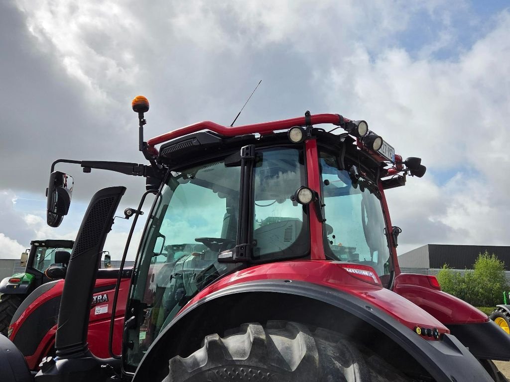 Traktor des Typs Valtra T154 Direct, Gebrauchtmaschine in MAYENNE (Bild 3)