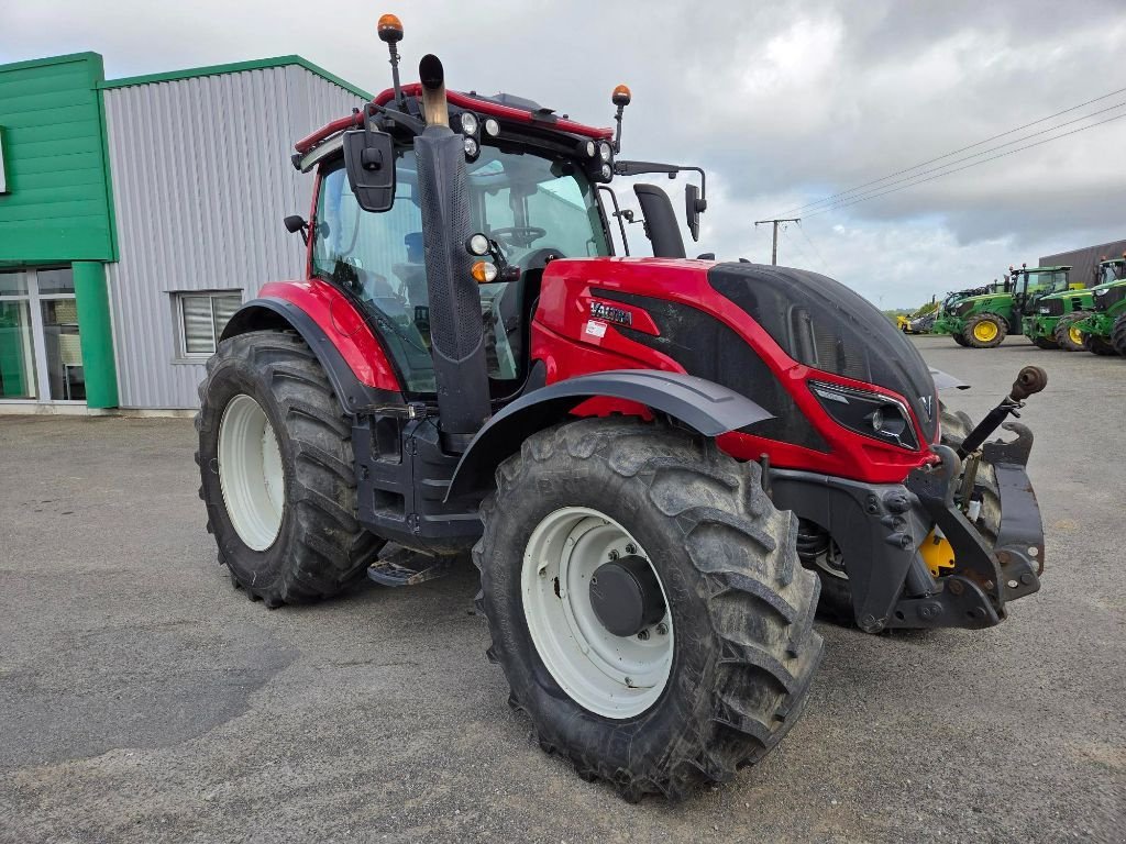 Traktor des Typs Valtra T154 Direct, Gebrauchtmaschine in MAYENNE (Bild 8)