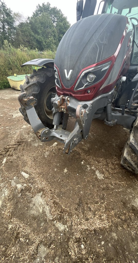 Traktor des Typs Valtra T154 H, Gebrauchtmaschine in MAYENNE (Bild 8)