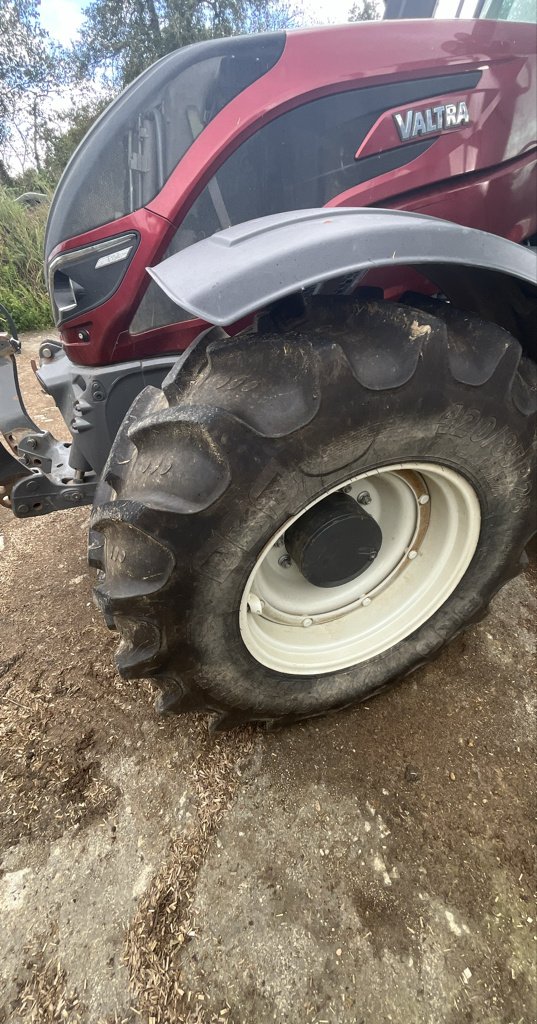 Traktor des Typs Valtra T154 H, Gebrauchtmaschine in MAYENNE (Bild 11)