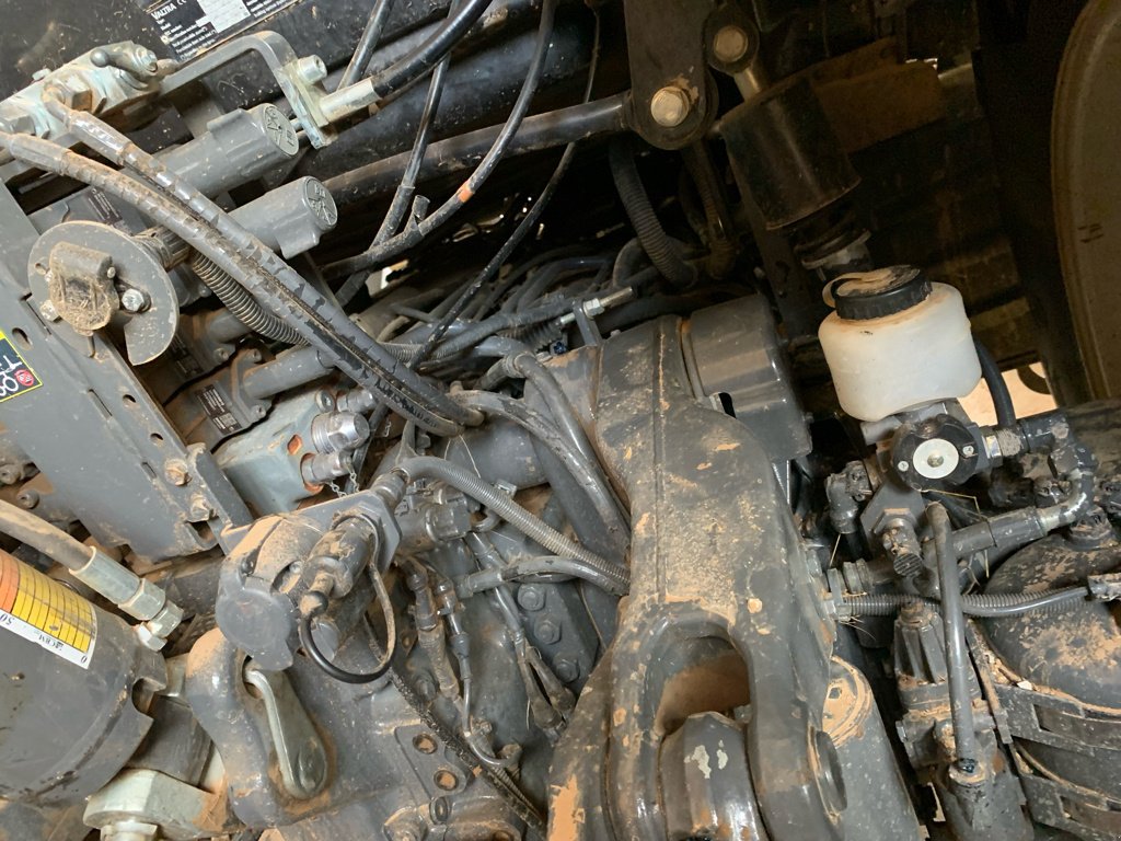 Traktor типа Valtra T154 Hitech, Gebrauchtmaschine в Millau (Фотография 9)