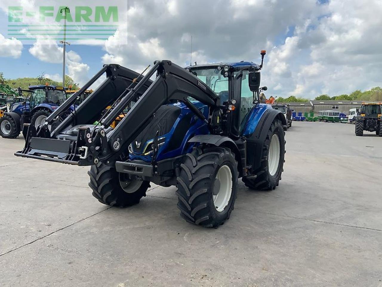 Traktor tip Valtra t155 active (st26475), Gebrauchtmaschine in SHAFTESBURY (Poză 5)