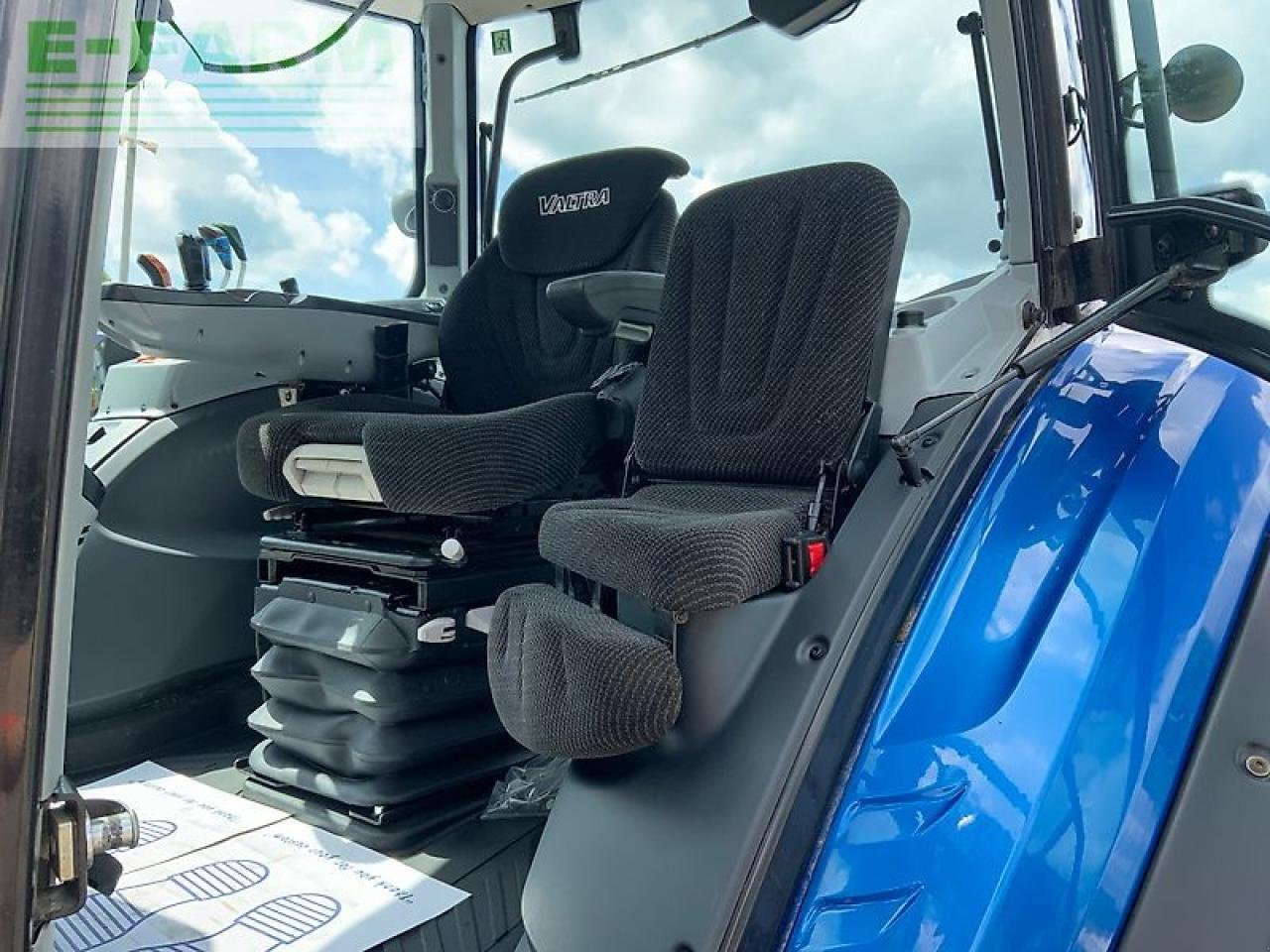 Traktor tip Valtra t155 active (st26475), Gebrauchtmaschine in SHAFTESBURY (Poză 23)