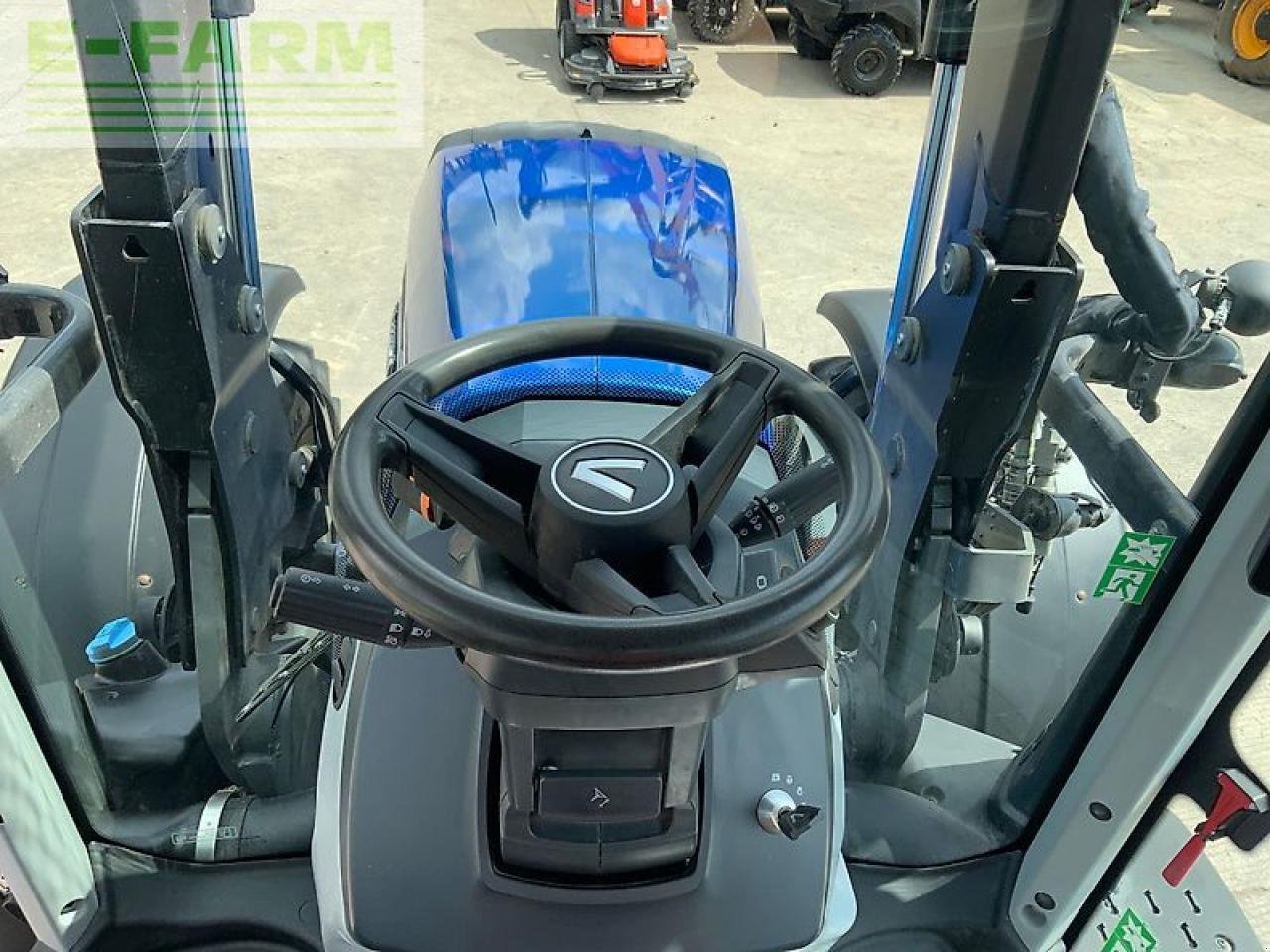 Traktor tip Valtra t155 active (st26475), Gebrauchtmaschine in SHAFTESBURY (Poză 27)