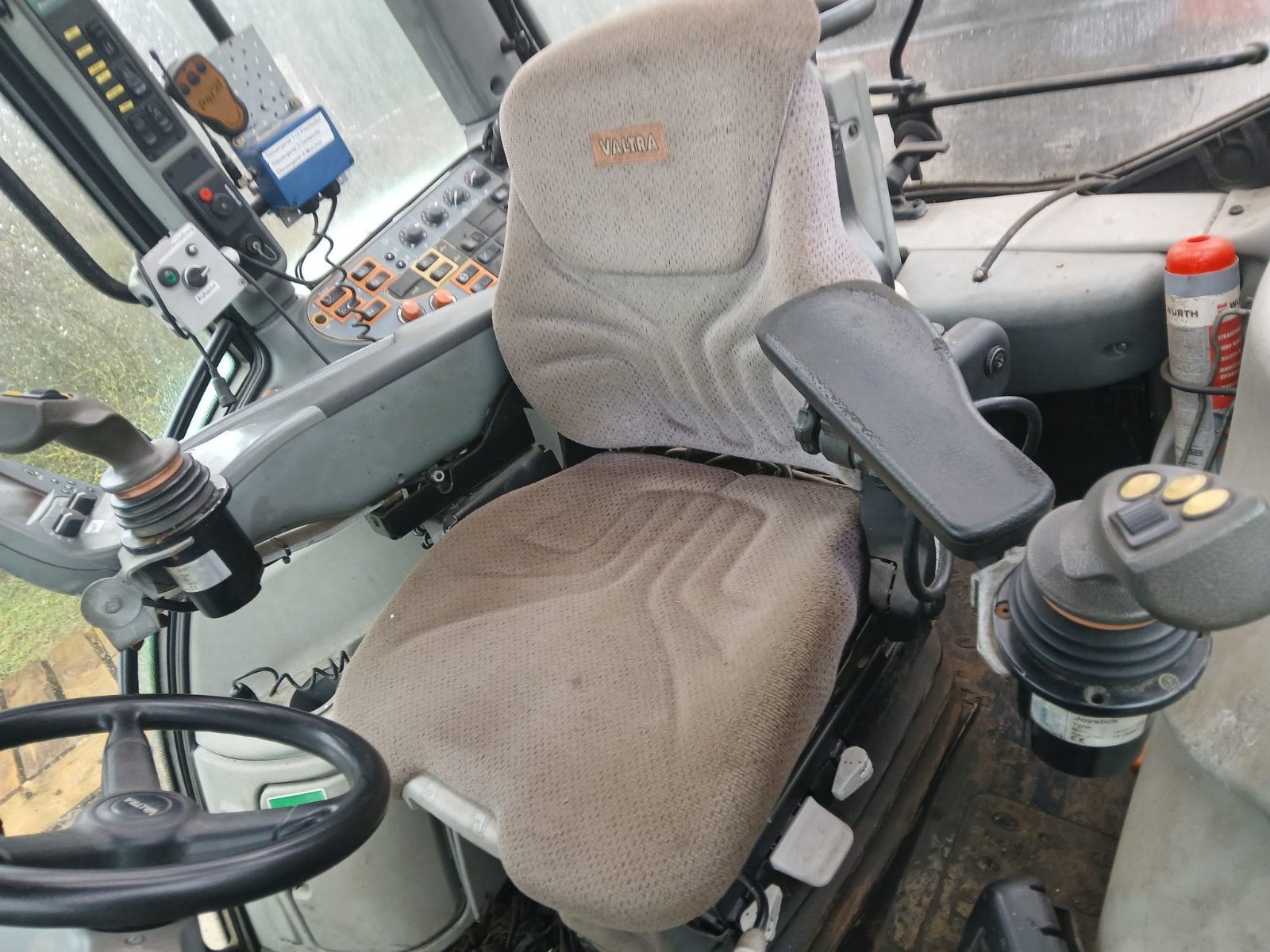 Traktor van het type Valtra T162, Gebrauchtmaschine in Tannhausen (Foto 16)