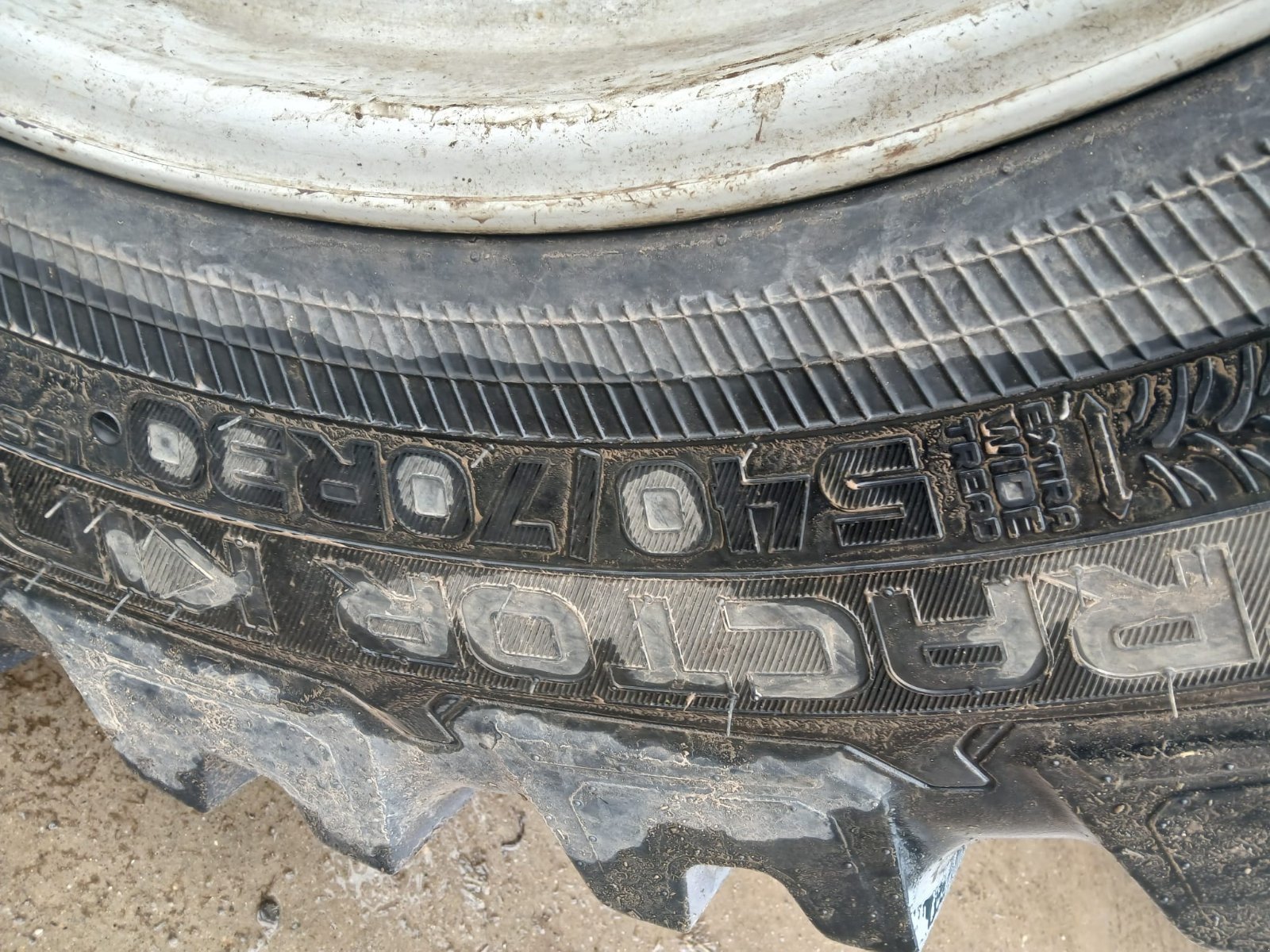 Traktor van het type Valtra T162, Gebrauchtmaschine in Tannhausen (Foto 19)