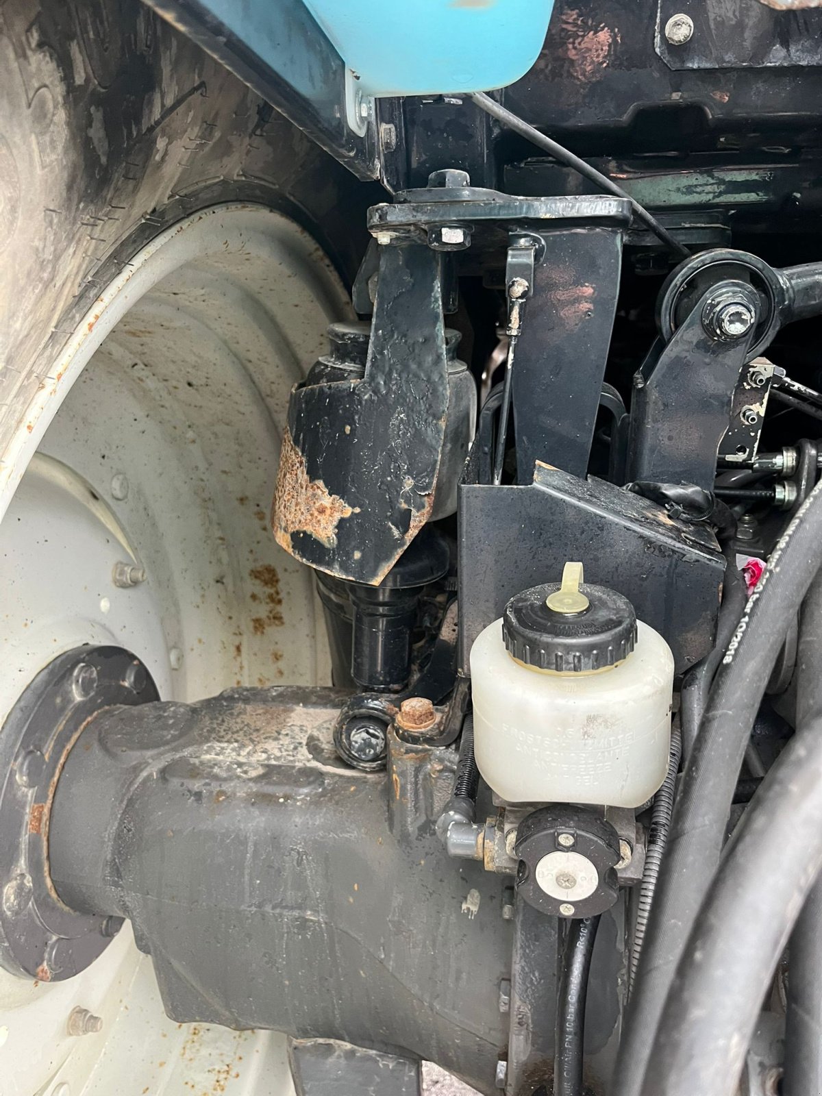 Traktor типа Valtra T163 D, Gebrauchtmaschine в Antdorf (Фотография 4)