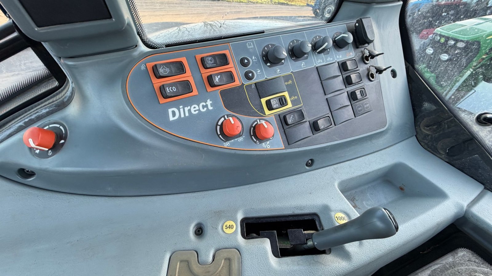 Traktor типа Valtra T163 DIRECT KUN 2600 TIMER!, Gebrauchtmaschine в Nørager (Фотография 19)