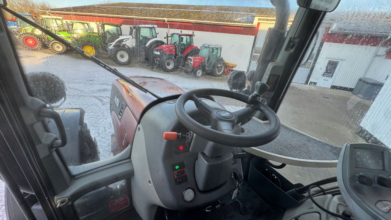 Traktor of the type Valtra T163 DIRECT KUN 5300 TIMER OG FRONT PTO!, Gebrauchtmaschine in Nørager (Picture 21)