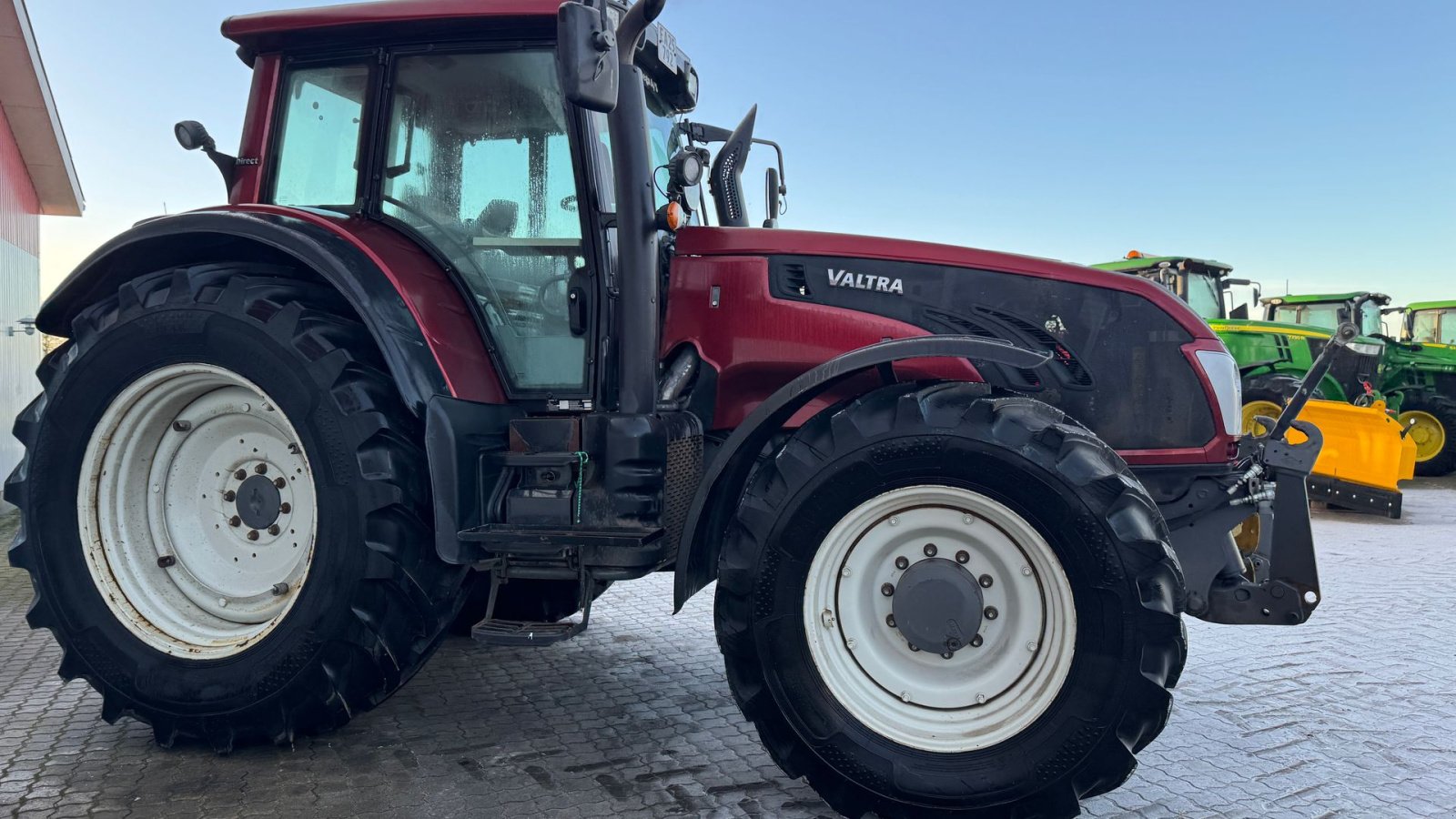 Traktor of the type Valtra T163 DIRECT KUN 5300 TIMER OG FRONT PTO!, Gebrauchtmaschine in Nørager (Picture 11)