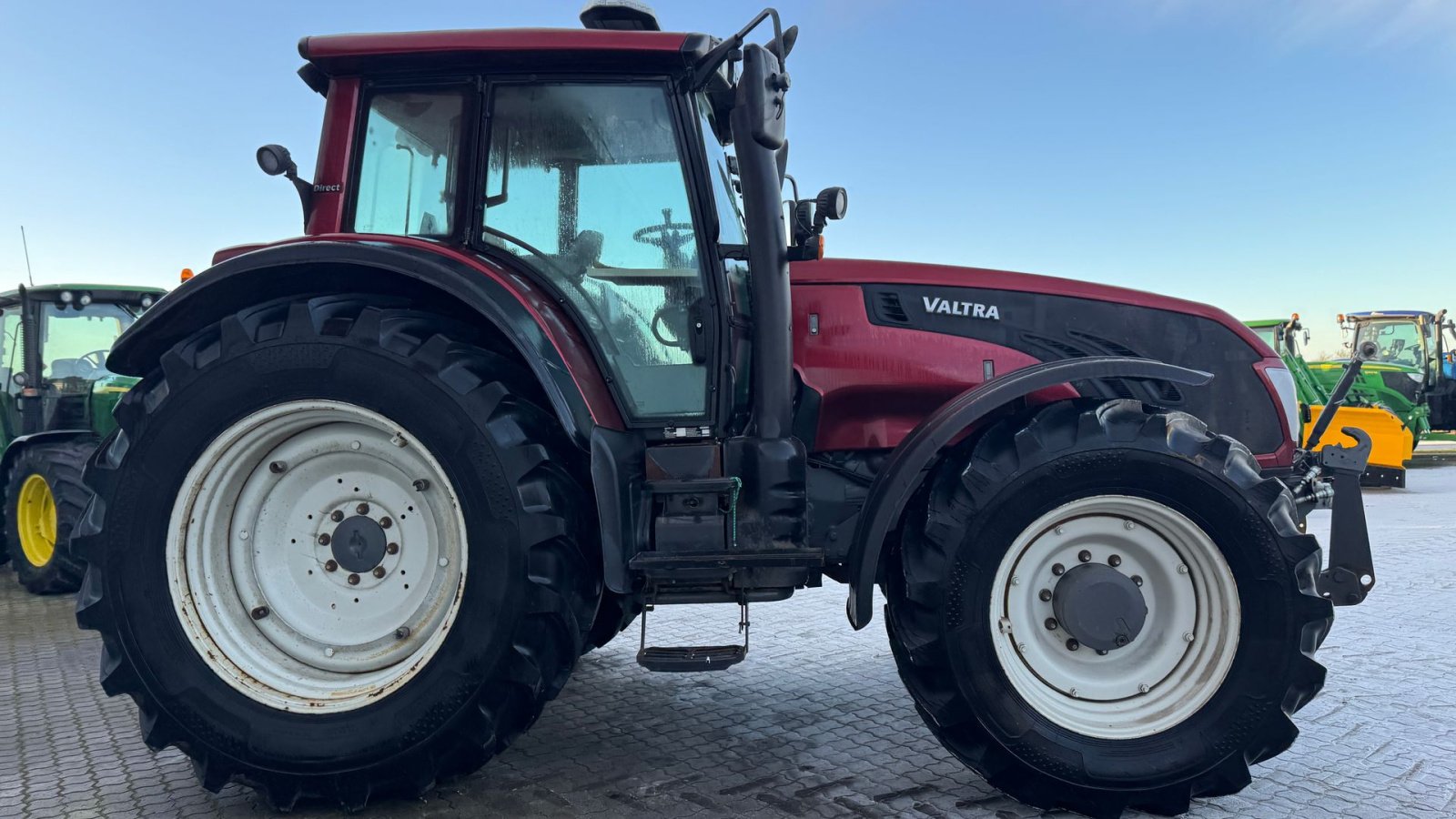 Traktor of the type Valtra T163 DIRECT KUN 5300 TIMER OG FRONT PTO!, Gebrauchtmaschine in Nørager (Picture 12)