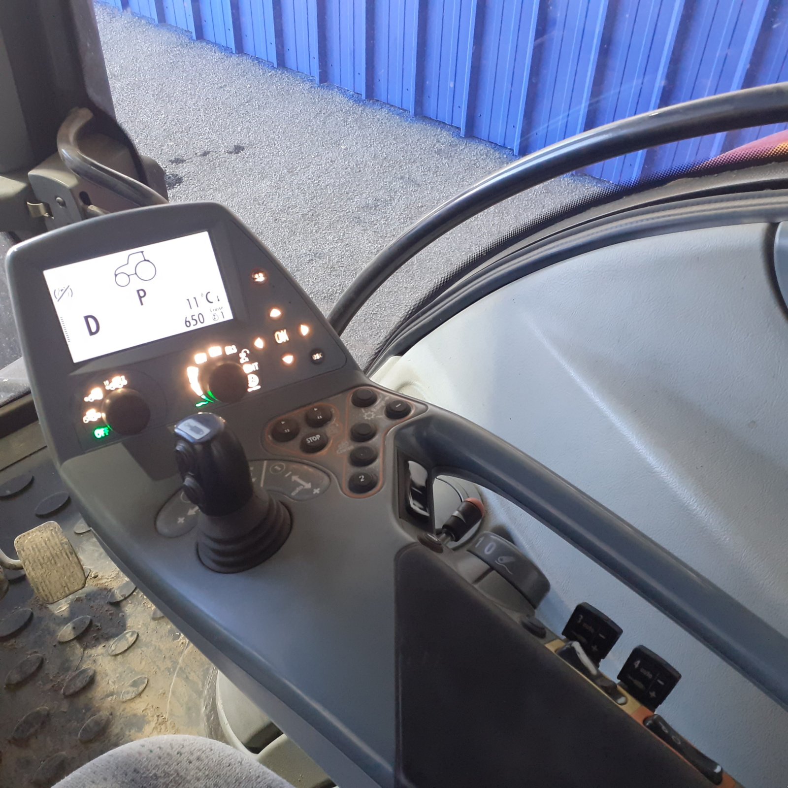 Traktor of the type Valtra T163, Gebrauchtmaschine in HERLIN LE SEC (Picture 9)