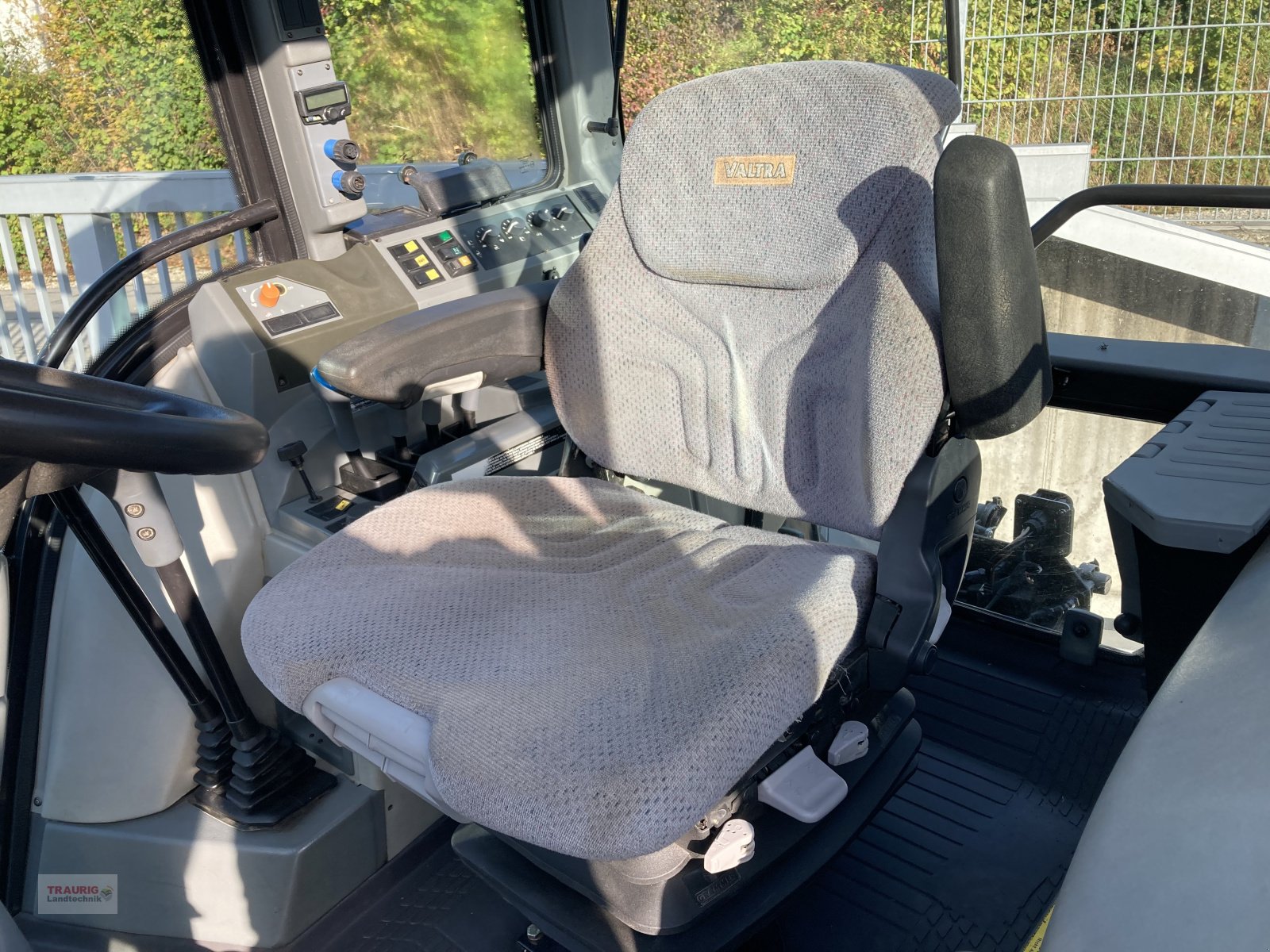 Traktor del tipo Valtra T170, Gebrauchtmaschine In Mainburg/Wambach (Immagine 12)