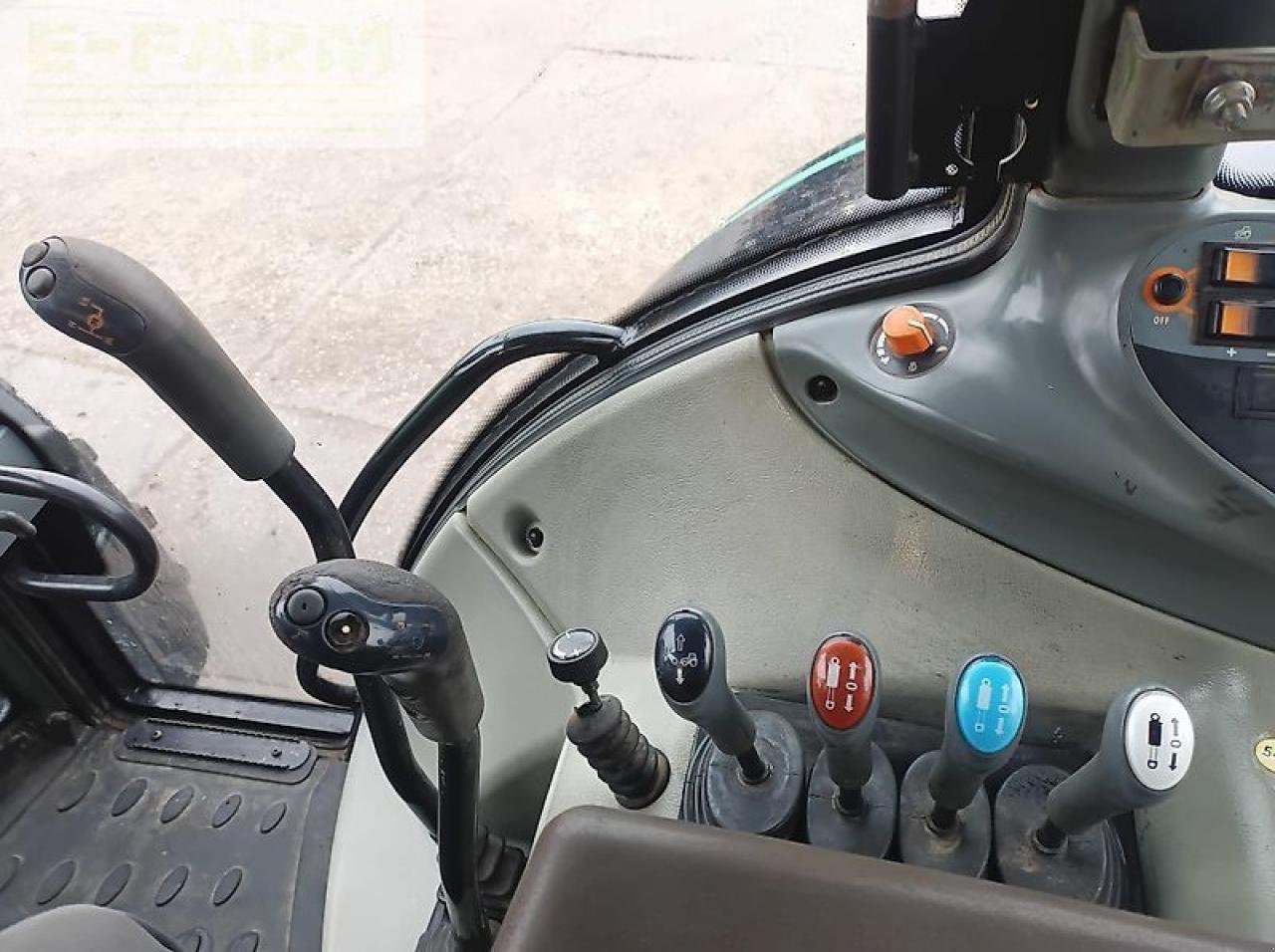 Traktor Türe ait Valtra t171, Gebrauchtmaschine içinde WALLHAUSEN (resim 8)