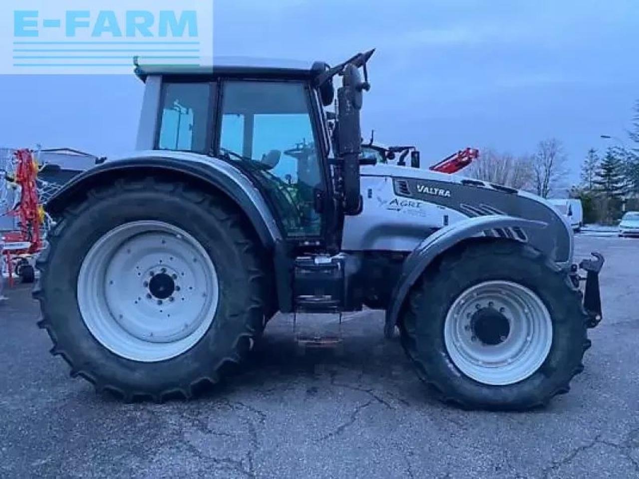 Traktor типа Valtra t172 hitech, Gebrauchtmaschine в MARLENHEIM (Фотография 4)