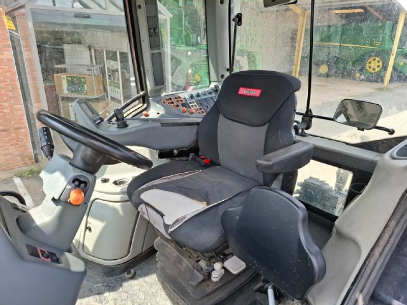 Traktor типа Valtra T172, Gebrauchtmaschine в PITHIVIERS Cedex (Фотография 5)