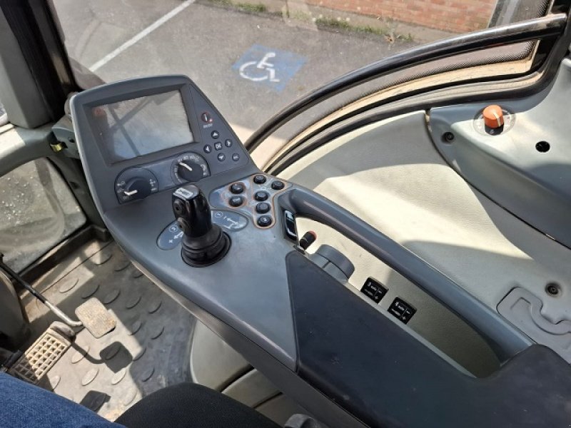 Traktor типа Valtra T172, Gebrauchtmaschine в PITHIVIERS Cedex (Фотография 9)